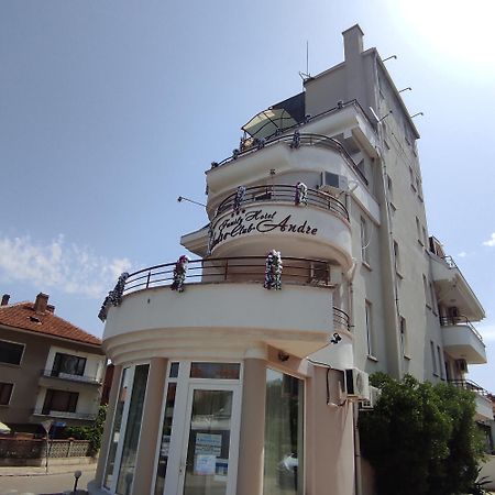 Хотел Андре Hotel Chernomorets Exterior photo