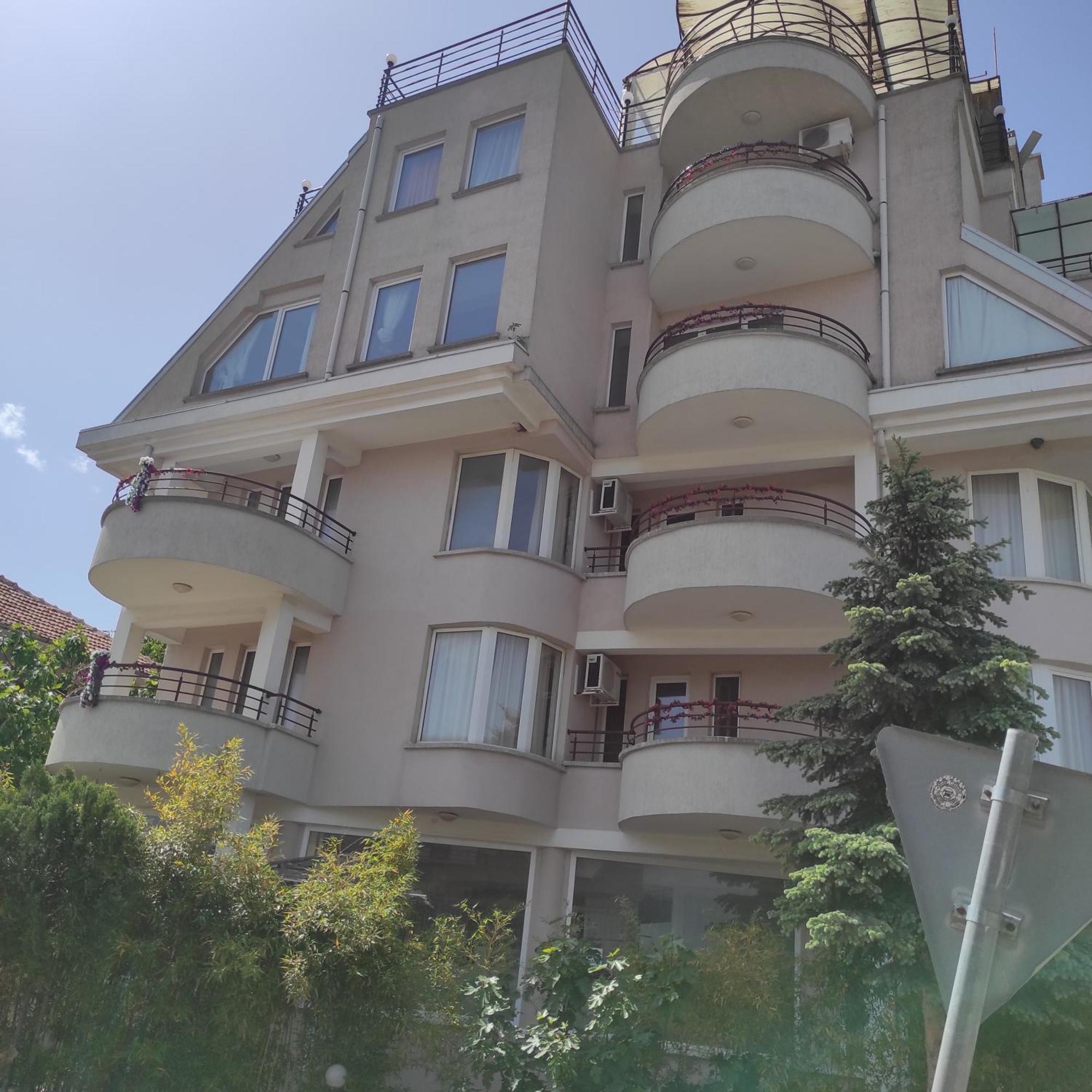 Хотел Андре Hotel Chernomorets Exterior photo